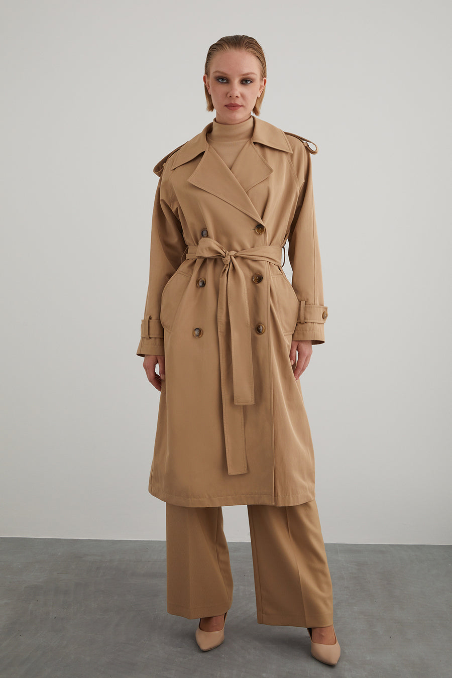 Long Sleeve Brown Trench Coat With Belt At Waist | Porterist