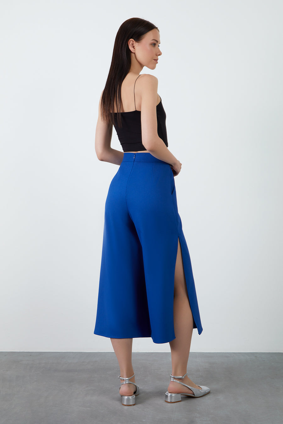 Blue Shorts Skirt With Slit Detail | Porterist