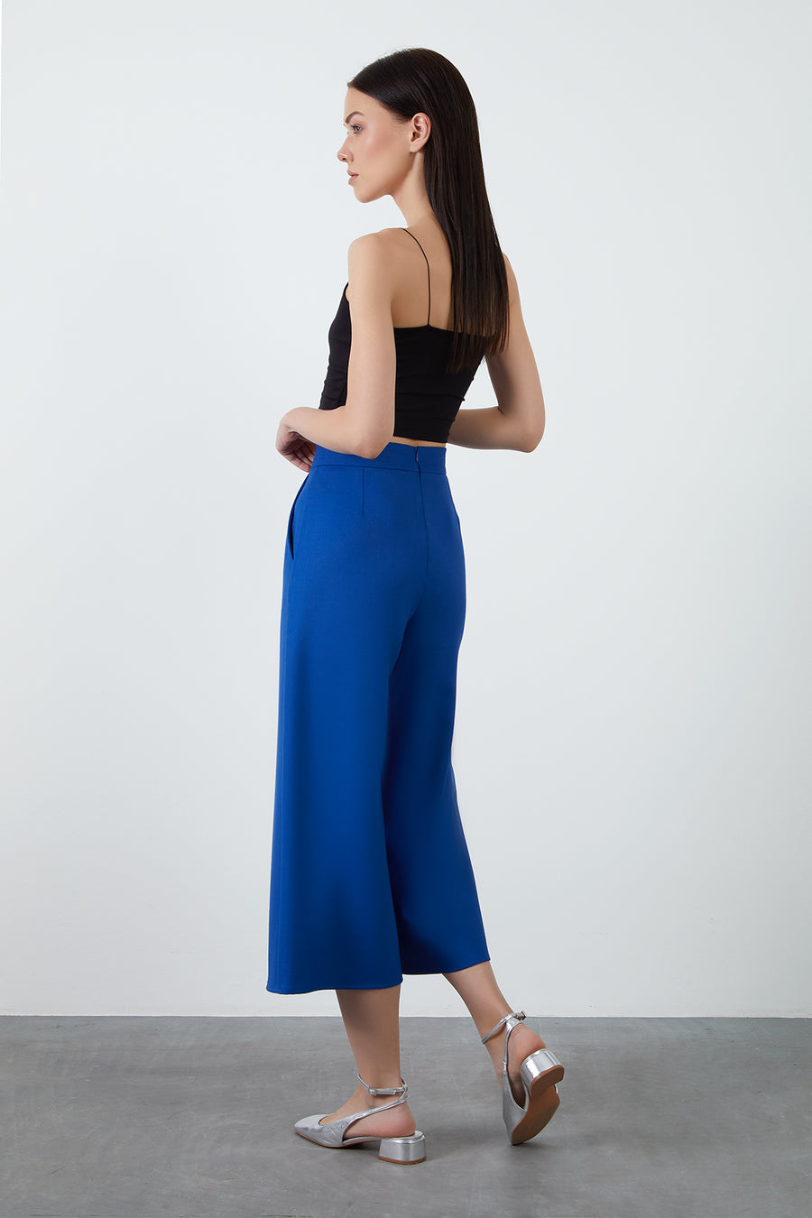 Blue Shorts Skirt With Slit Detail | Porterist