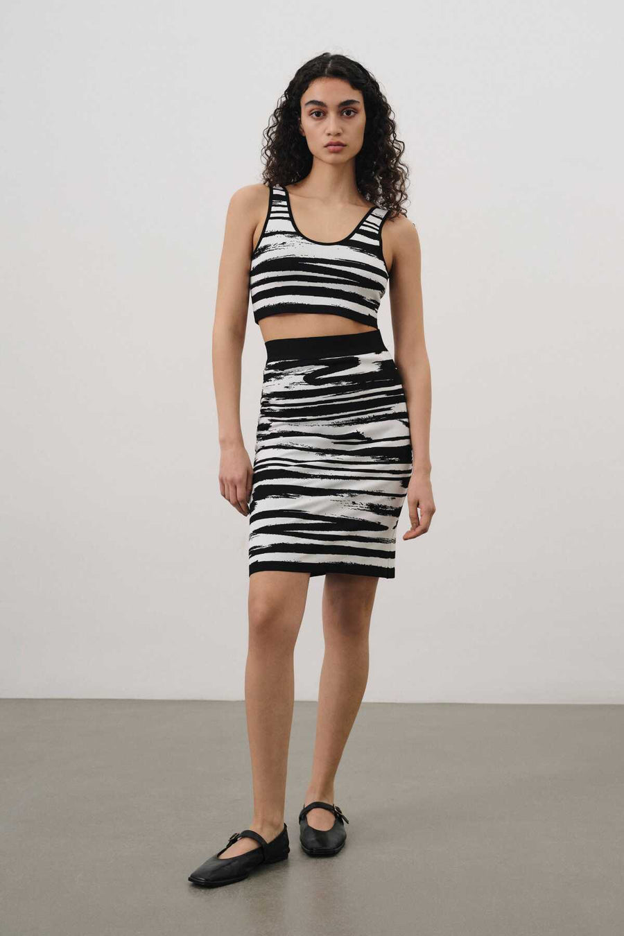Black And White Crop Top | Porterist