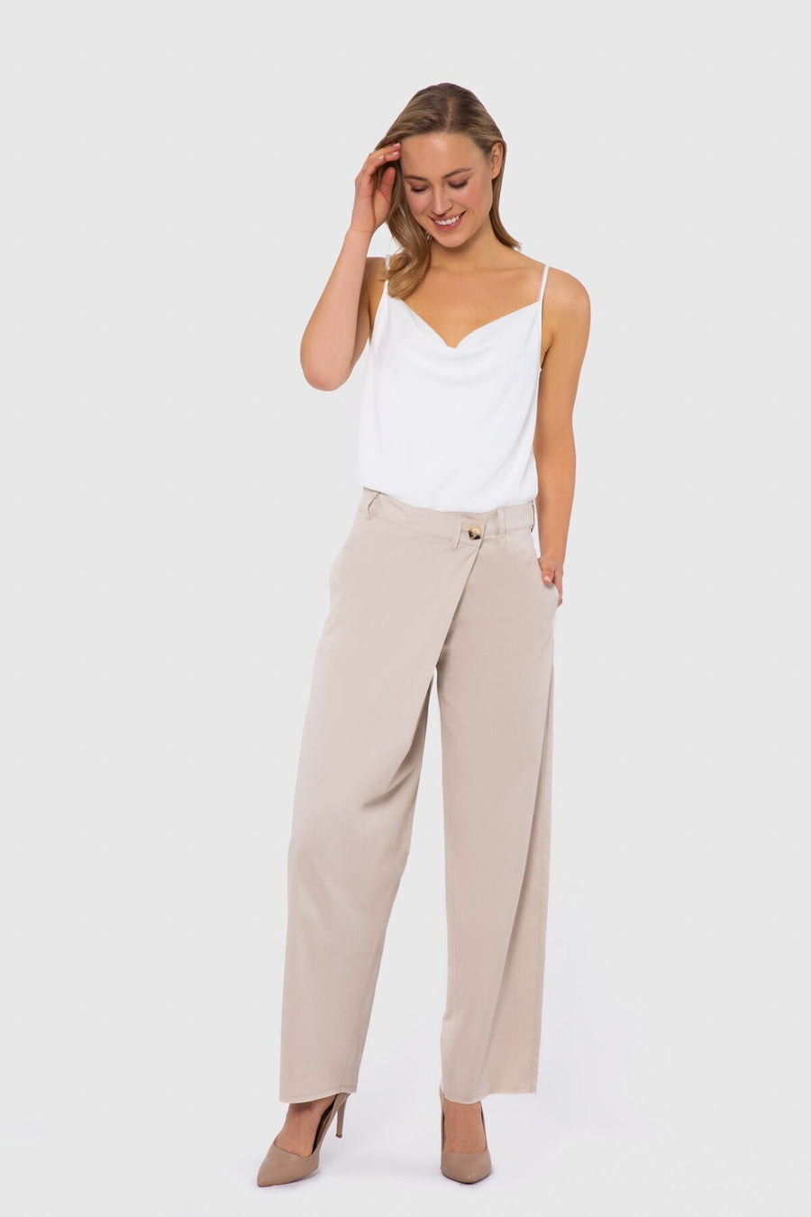 Beige Trousers With Folding Detail On The Front | Porterist