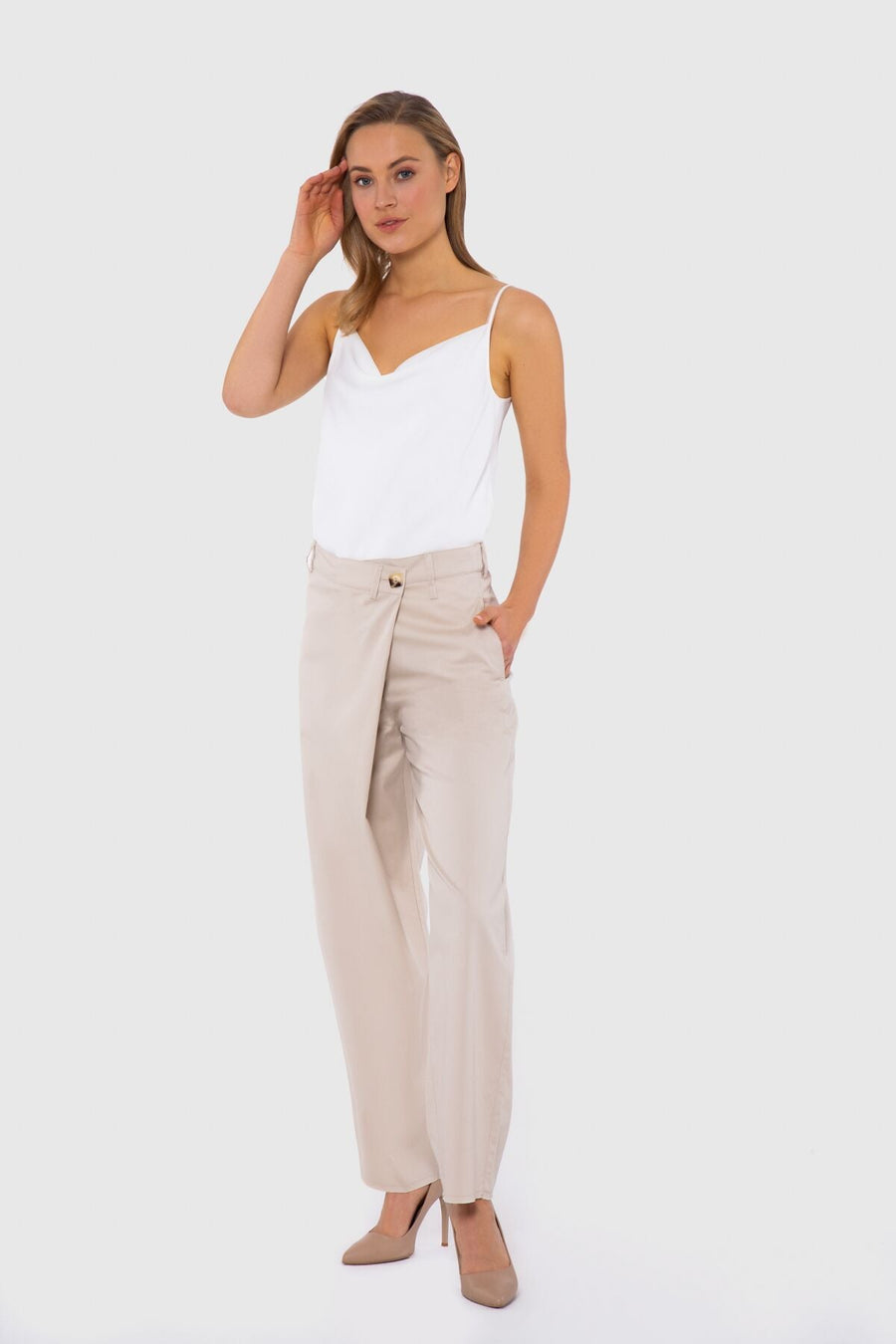 Beige Trousers With Folding Detail On The Front | Porterist