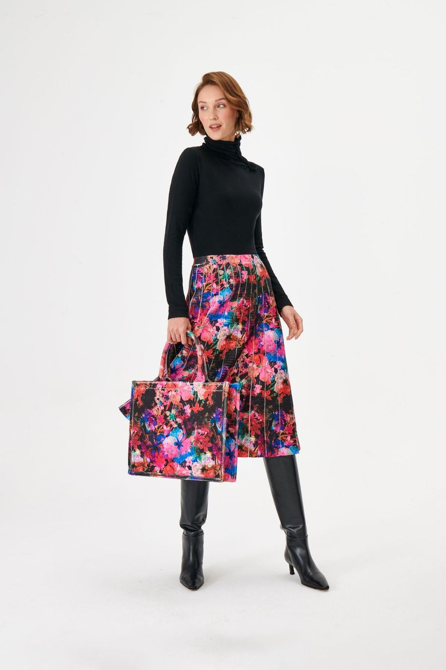 Multi Knit Skirt With Pink Blue Flower Pattern | Porterist