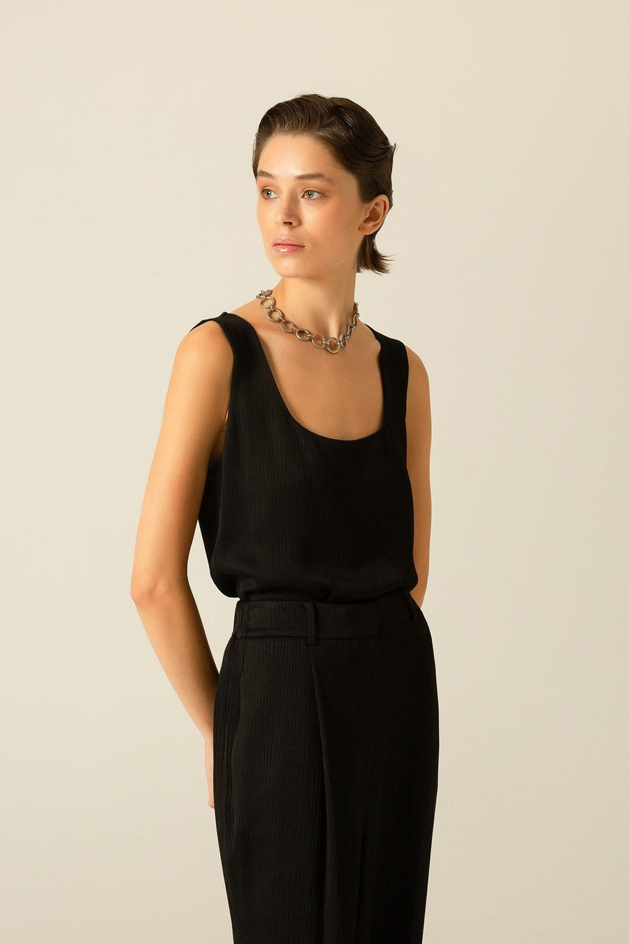 Basic Crinkle Textured Black Blouse | Porterist