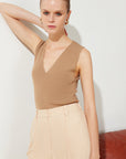 Camel V - neck Sleeveless Knit Blouse | Porterist