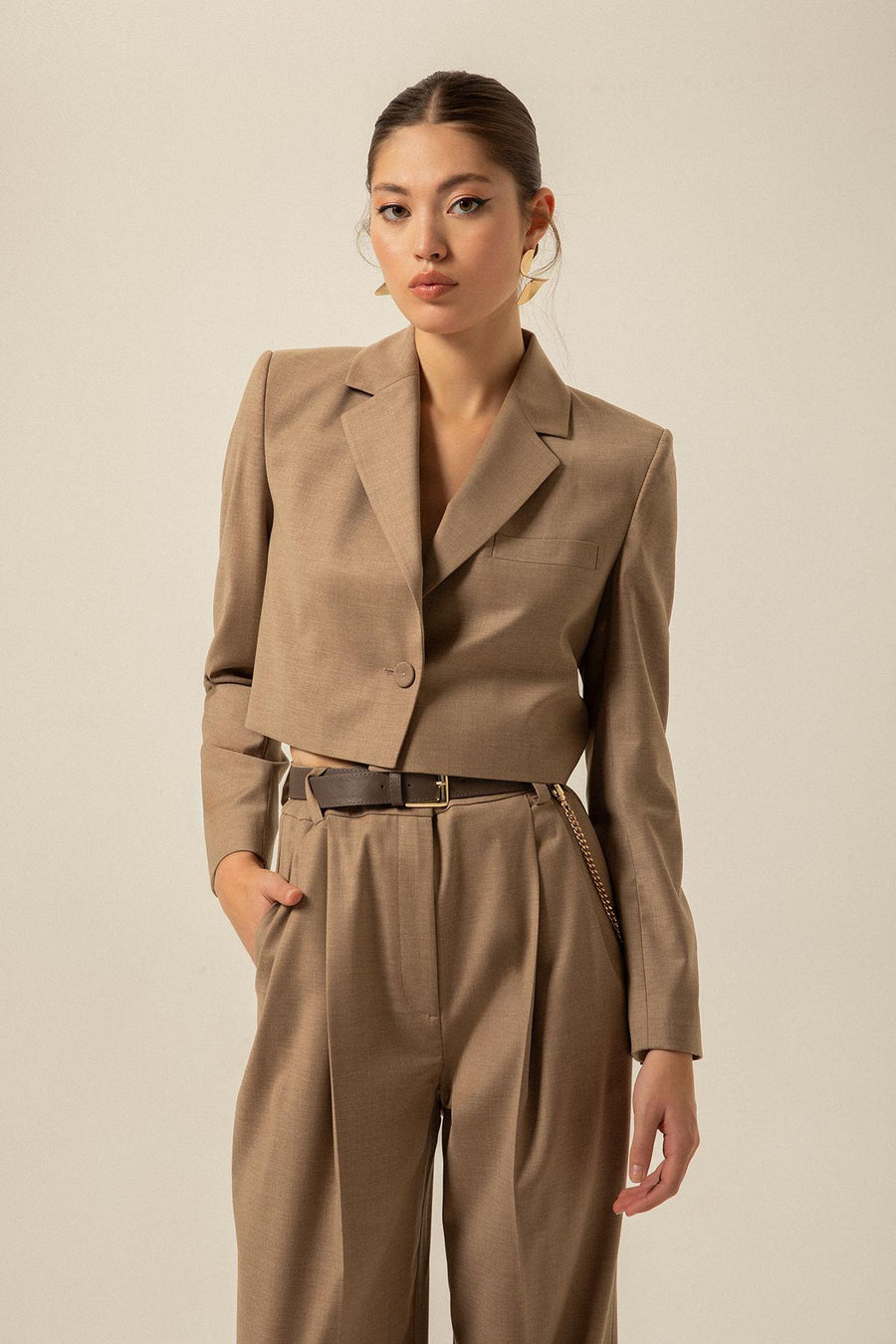 Long Sleeve Beige Crop Jacket | Porterist