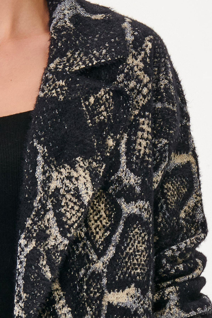 Snake Patterned Black Knit Coat With Pockets | Porterist